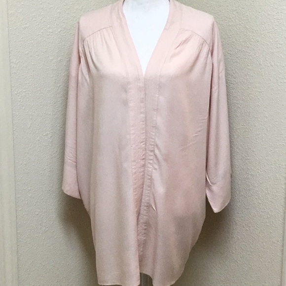 Hinge (Designed in Seattle) cotton cardigan with flower detail back - Picture 3 of 7